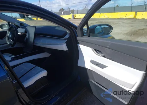 2023 Fisker Ocean One z USA, uszkodzony, nr VIN VCF1ZBU26PG003083